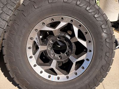 18x10 Lexani Wheels 8x6.5 With 35x12.5r18 Toyos