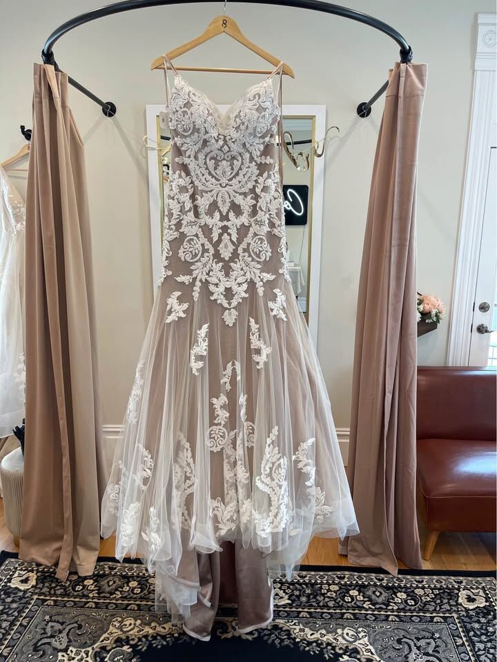 WEDDING DRESS SAMPLE SALE SIZE 8