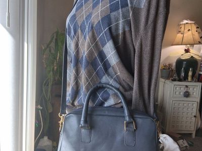 NWOT Vintage Fanson navy Leather Satchel Handbag with Dual Handles and Zipper Pocket