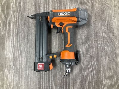 RIDGID 18GA NARROW CROWN STAPLEGUN