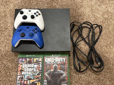 Xbox One X 1TB Bundle – 2 Controllers, GTA V & COD BO3