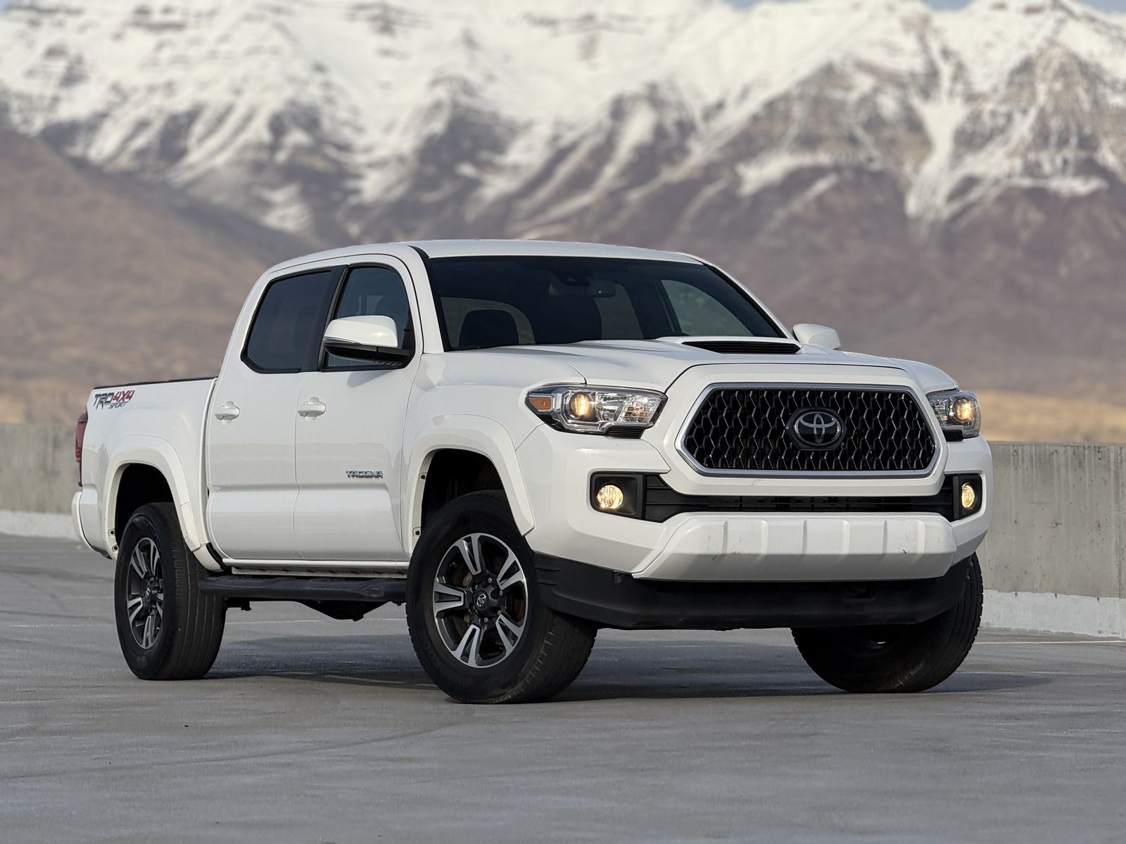 2018 TOYOTA TACOMA TRD Sport