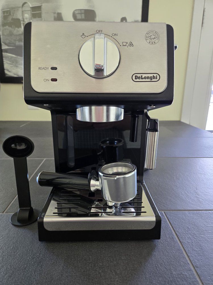 De'Longhi Espresso and Cappuccino Machine