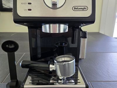 De'Longhi Espresso and Cappuccino Machine