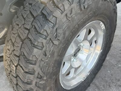 5 Mickey Thompson Baja Boss tires. 255/85r17 (35s)