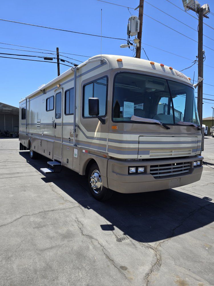 1996 Fleetwood Bounder 36, Cummins diesel