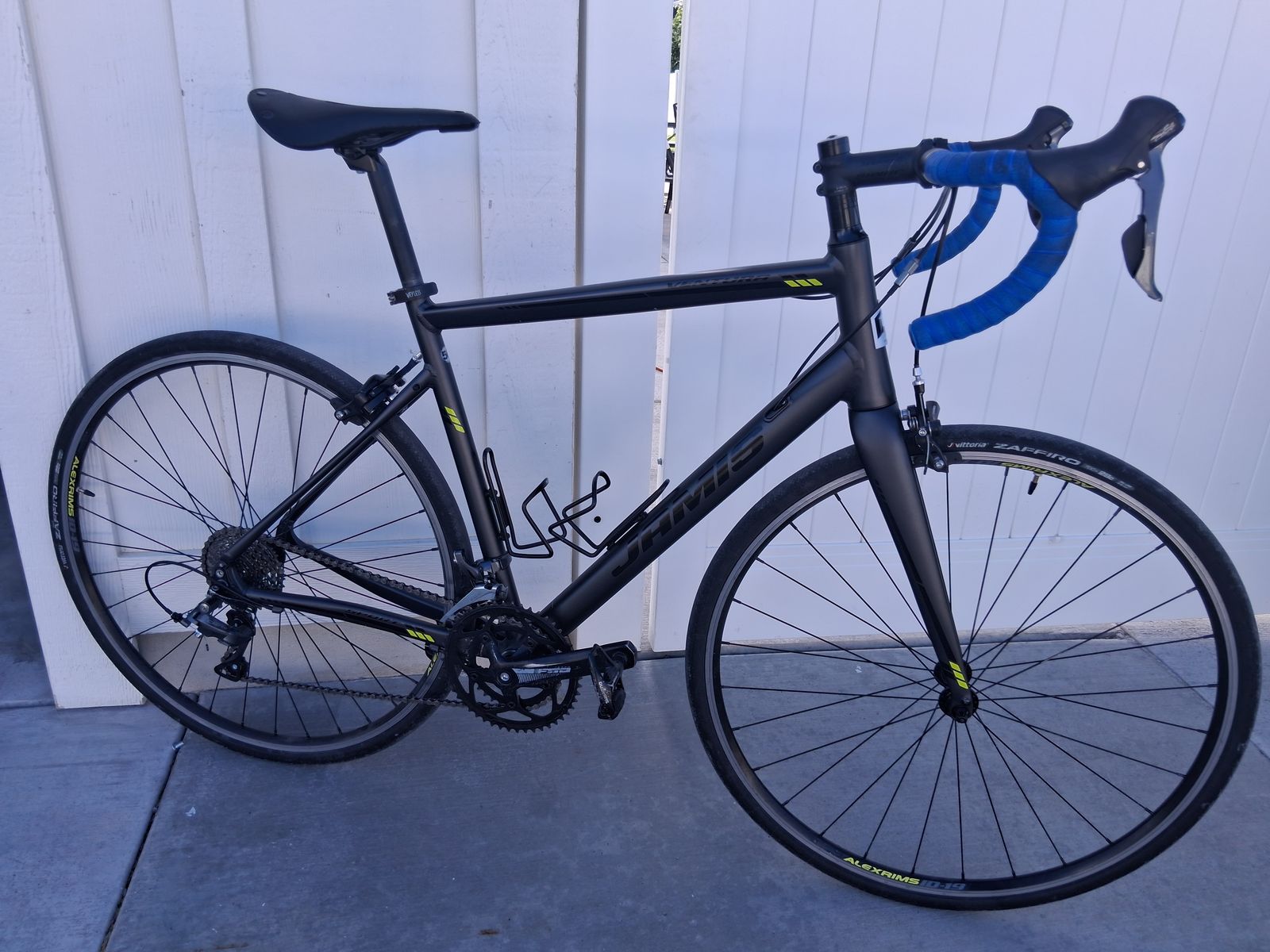 Jamis Ventura Sport Road Bike