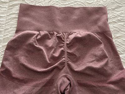 Women's High-Waisted Seamless Scrunch Workout Shorts - Mauve Pink, Size L