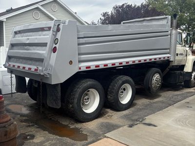 1997 Ford 9000 Conventional dump truck