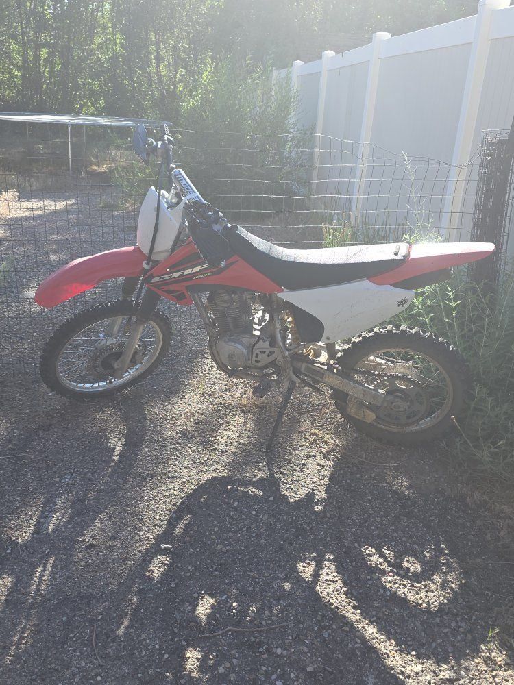 Honda CRF150F Dirtbike