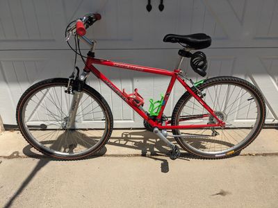 Specialized Hardrock Mountain Bike - 17" steel frame - 26" wheels - 21 speed