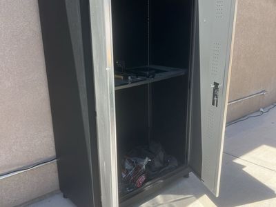 Metal cabinet