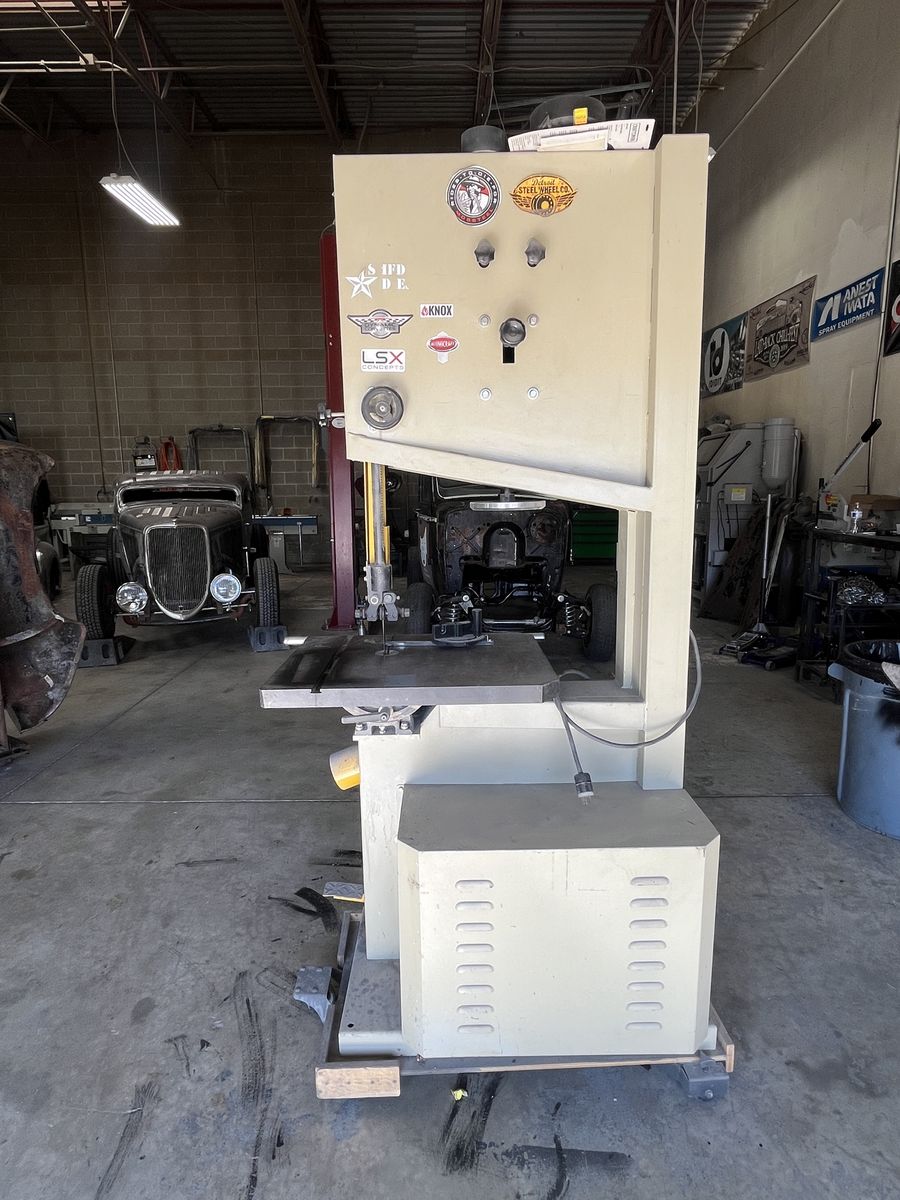 Nice LOBO 220v bandsaw TRADE/CASH