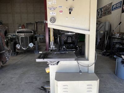 Nice LOBO 220v bandsaw TRADE/CASH