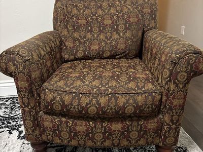 Broyhill Vintage Style Patterned Armchair with Rolled Arms and Wooden Feet