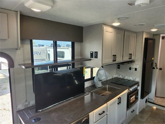 Main image 9
