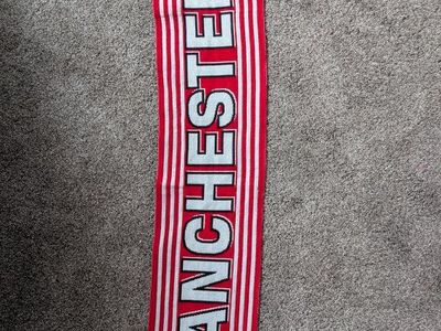 Manchester United scarves - like new