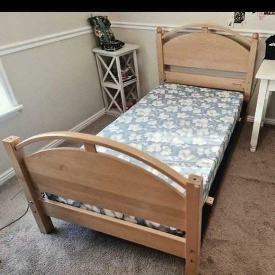 Ethan Allen Twin Frame - Made in America - Classic Natural Finish