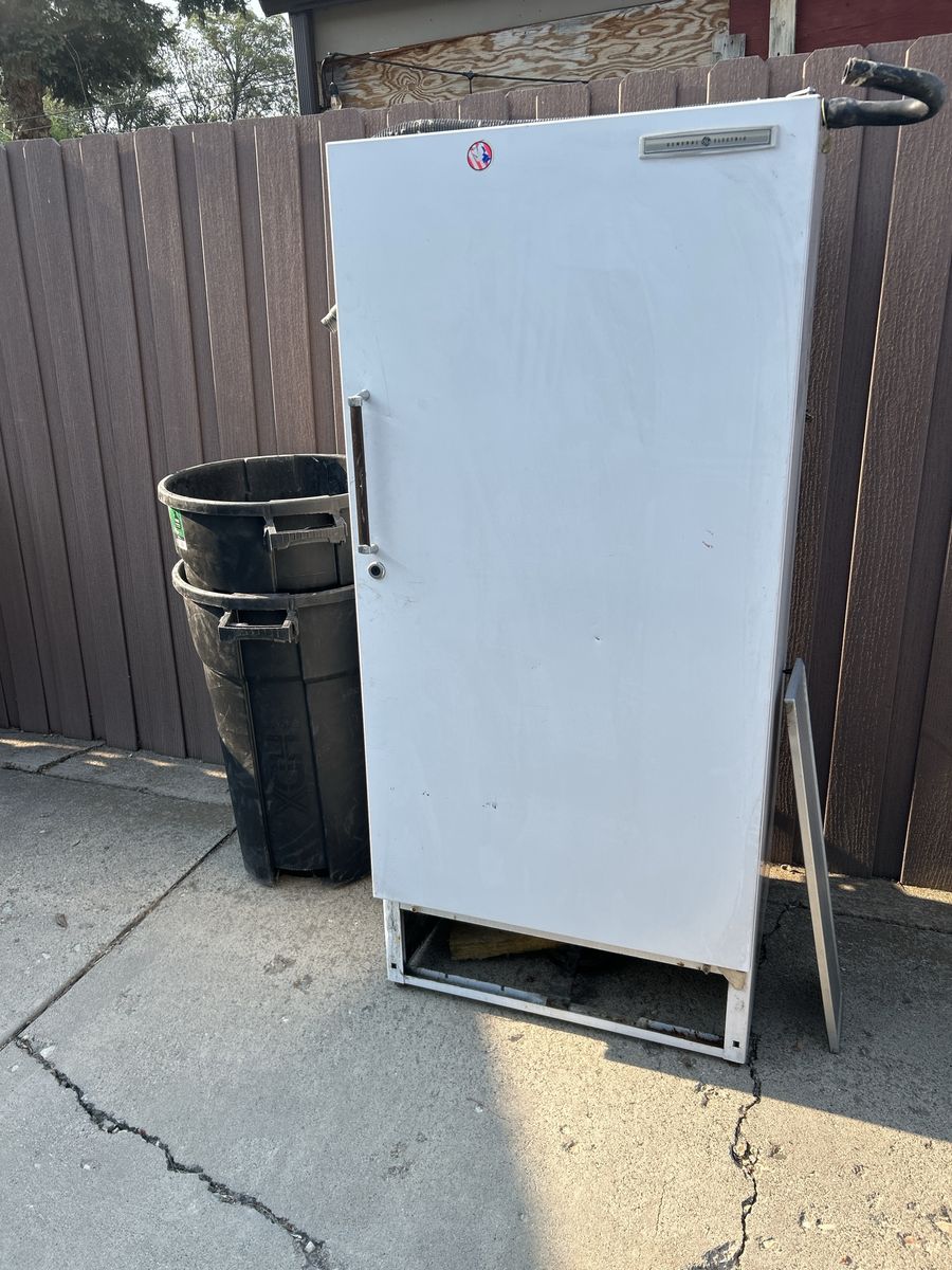 Vintage General Electric Upright Stand Up Freezer White