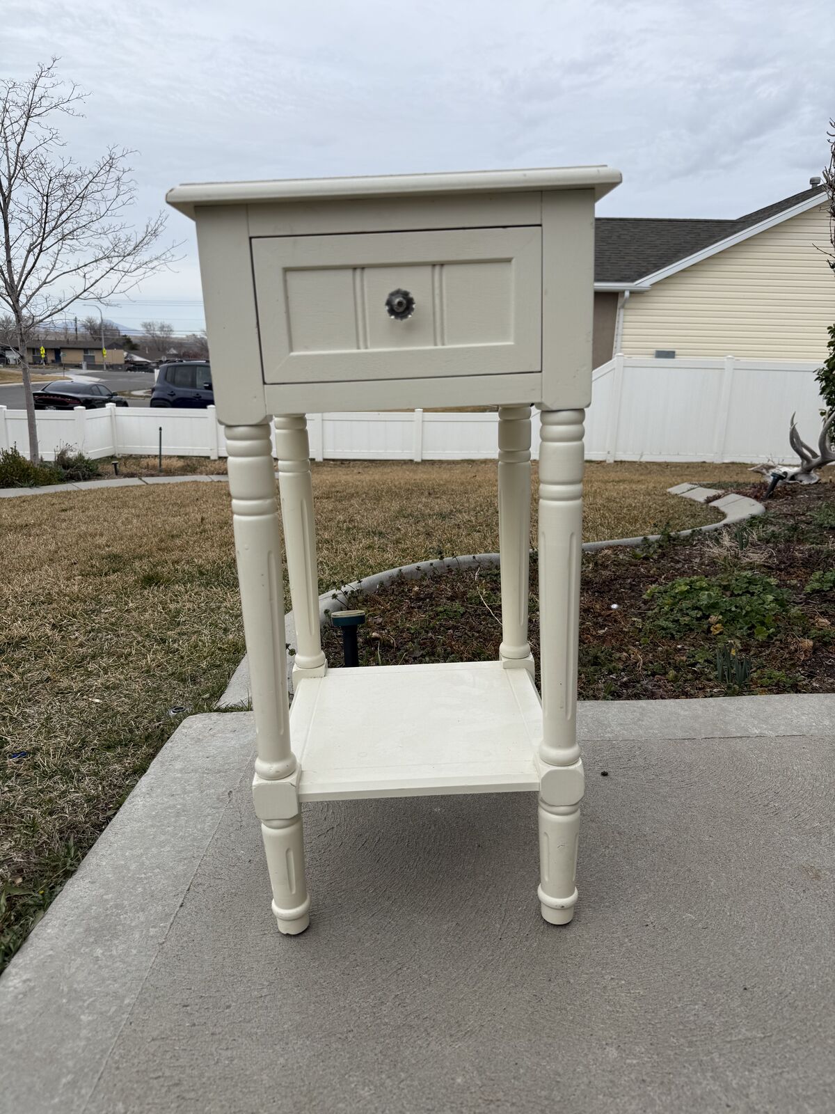 Cute Simple Antique Night Stand / End Table