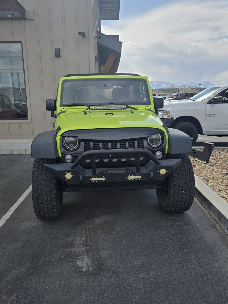 Jeep Wrangler Unlimited Sport Lime Green 4-Door soft top Off-Road