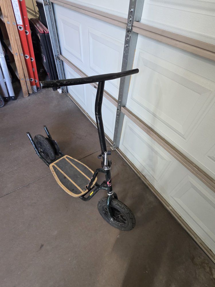 Vintage Currie C3306 Scooter Frame & Roller – Custom EV Project Base - $70 obo