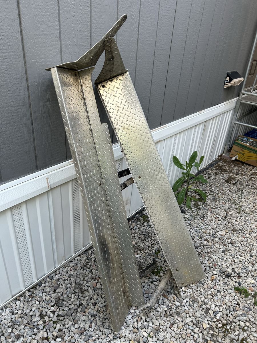 Diamond plate running boards off 1981 Ford F-150 Ranger