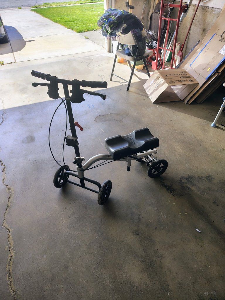 knee scooter