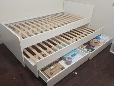 Trundle bed