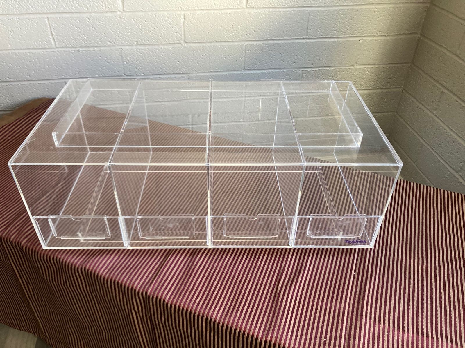 Clear 4 compartment organizing unit