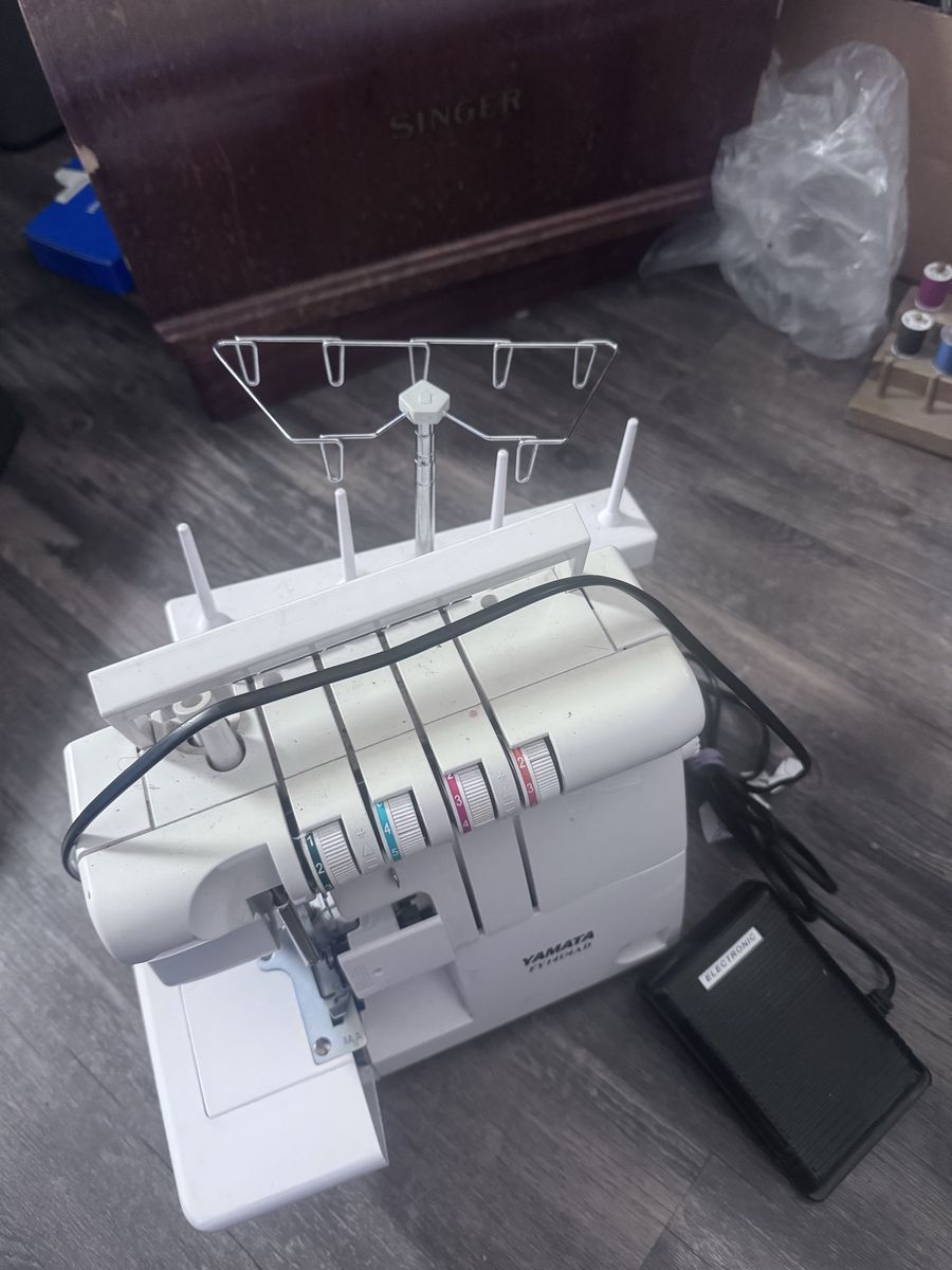 Yamata FY14U Serger