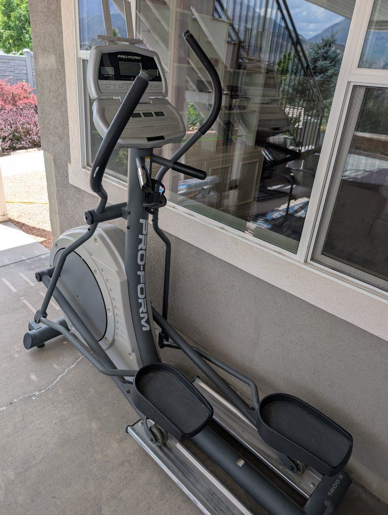 Pro-Form 15.0E Elliptical - Used Good Condition - Cardio Fitness Machine