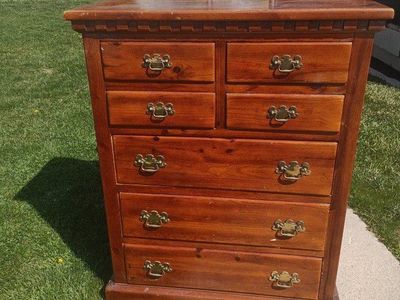 wood dresser 4ftx38x20 7 drawer
