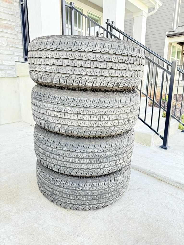 275/60R20 Goodyear Wrangler Territory AT Like New