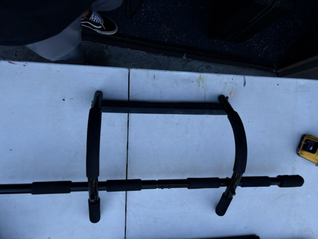 Pull Up Bar