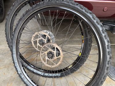 Mavic XC 717 Disc 26" Wheelset with Panaracer Tires