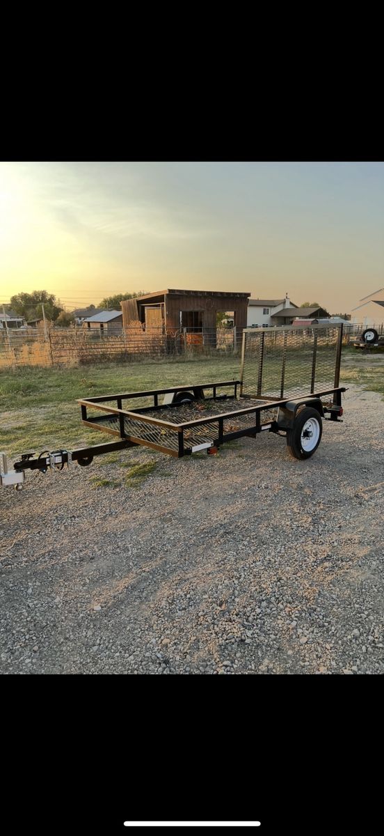 5-ft x 8-ft Steel Mesh Utility Trailer with Ramp Gate ( 1625-lb Capacity )