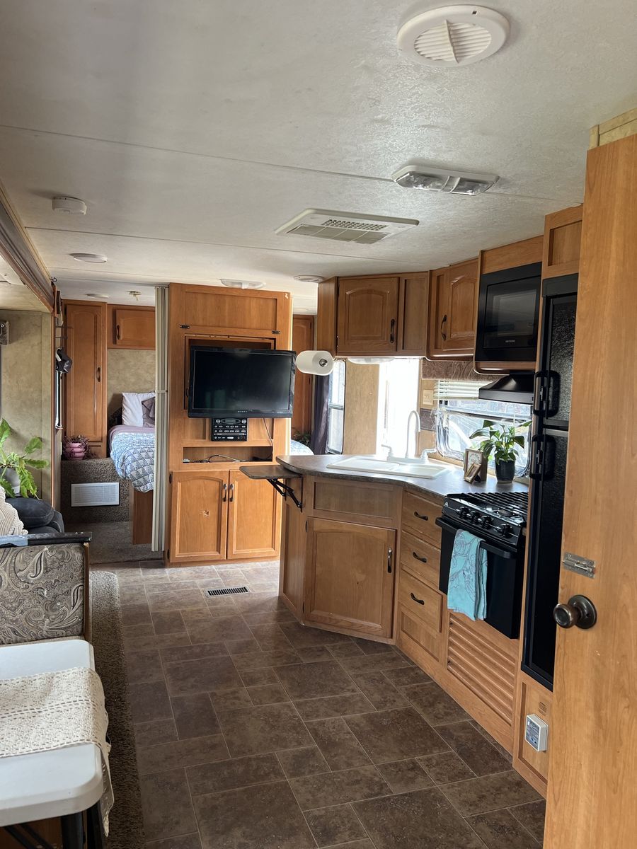Main image 5