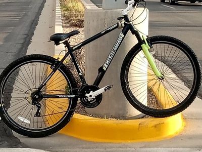 Vintage 29' Men Genesis Mountain Bike .Fast