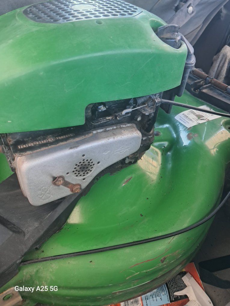 John Deere 22" Front-Wheel Drive Gas Walk-Behind Lawn Mower