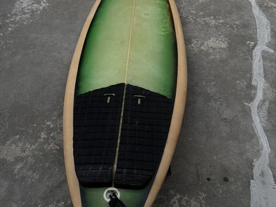 G-Force, Kids Surfboard, 5'3" tri fin surf board