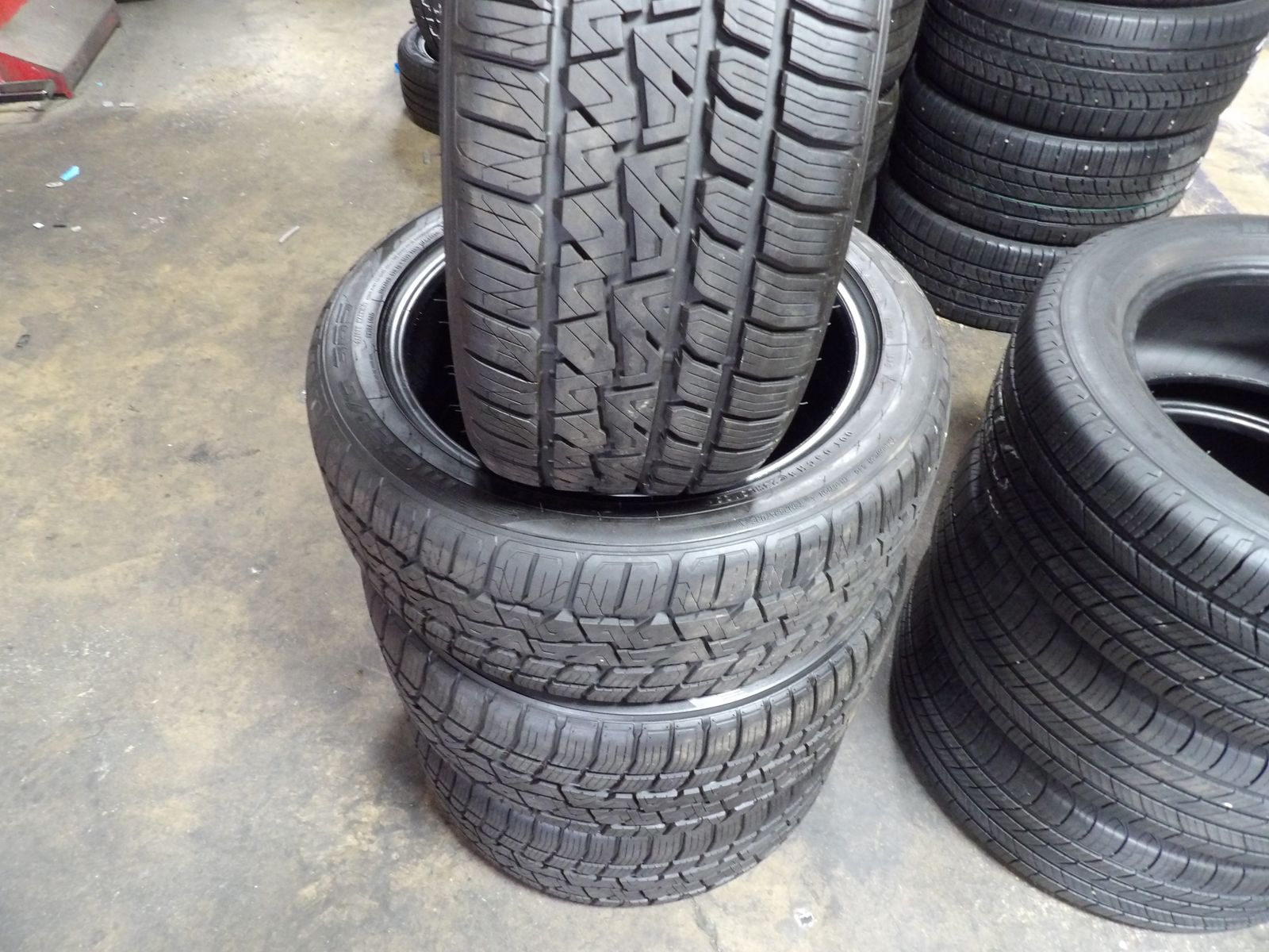255/40R17 AND 225/45R17 NITTO MOTIVO 365 SET OF USED STAGGERED TIRES