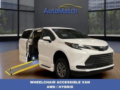 2024 Toyota Sienna LE 8-Passenger