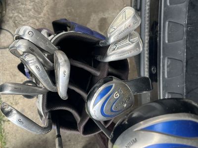 Youth golf club set with bag and head covers