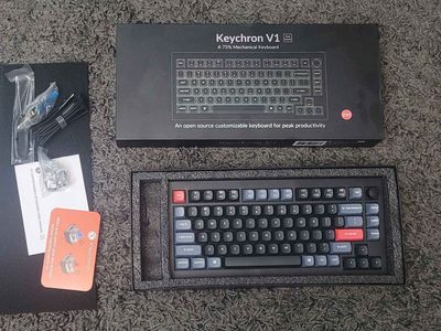 Keychron V1 Mechanical Keyboard Hotswappable with knob
