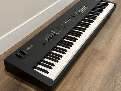 Yamaha MX88 88-Key Keyboard/Synthesizer
