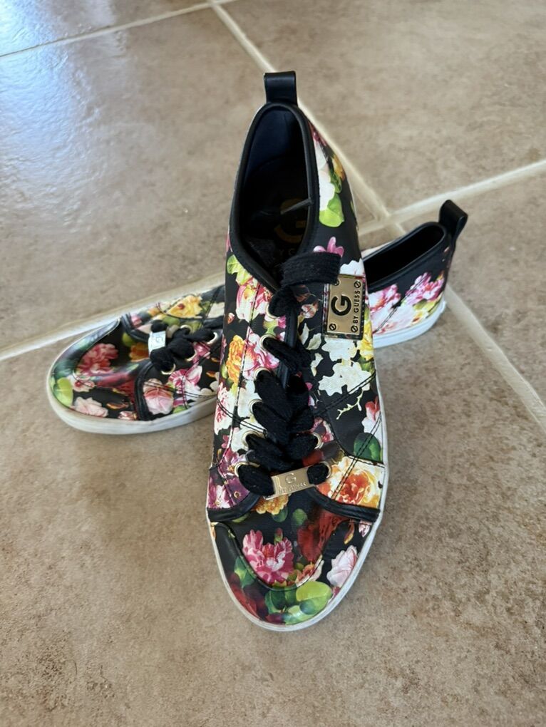 Floral Shoes G By Guess 8 1/2 M