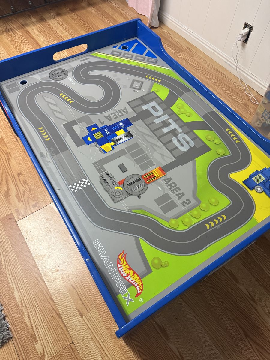 Hot Wheels Table w/ storage drawers