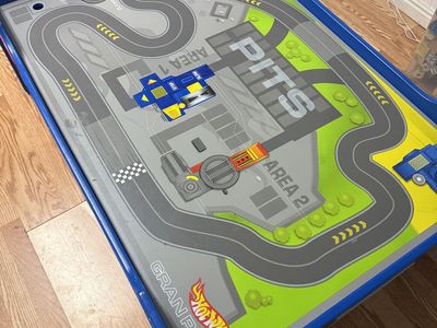 Hot Wheels Table w/ storage drawers