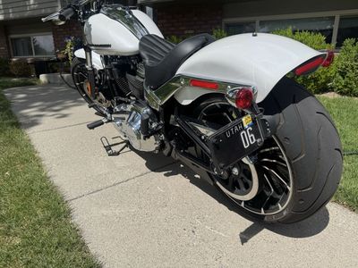 Harley-Davidson Breakout 2024 White Motorcycle - Like New Condition